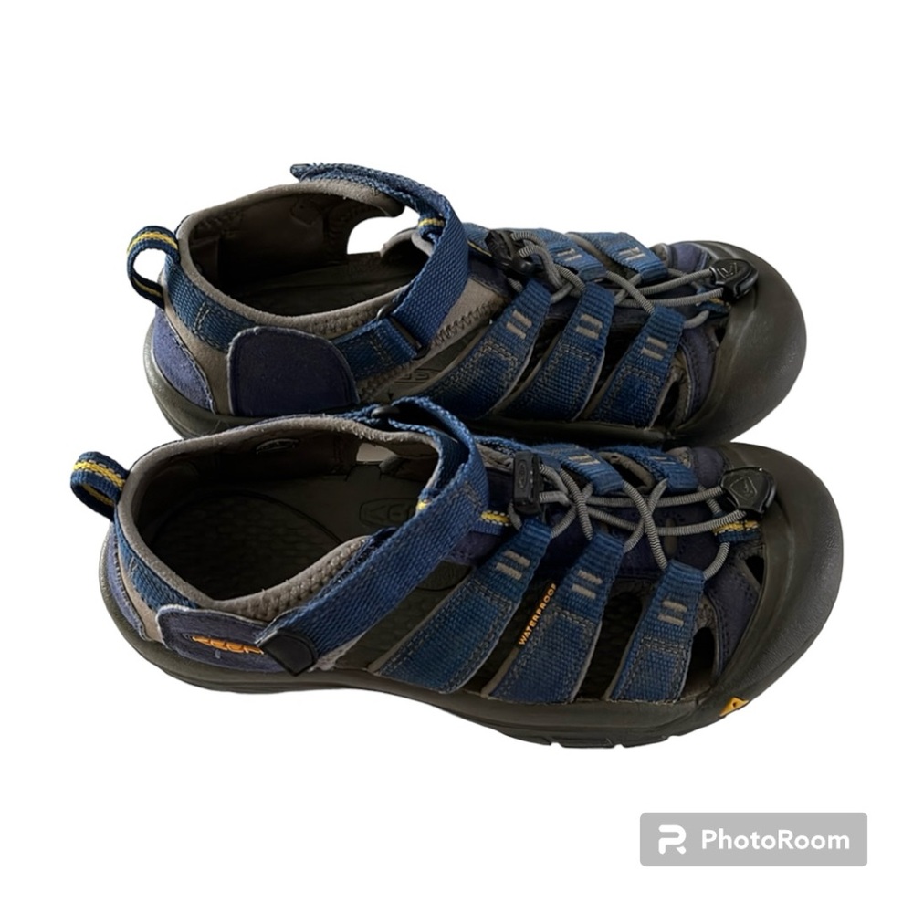 Keen Newport H2 Kids Sandals Blue Outdoor Hike Trail Size 4